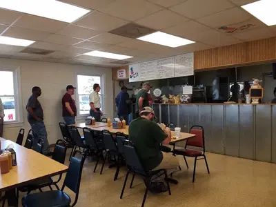 Bucky's Bar-B-Q: Donaldson Center