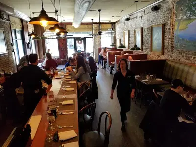 Virginia's On King