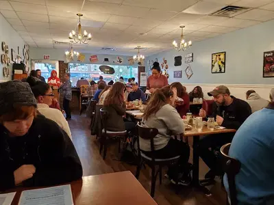 Eva's On Main