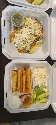 Doña Reynita Kitchen