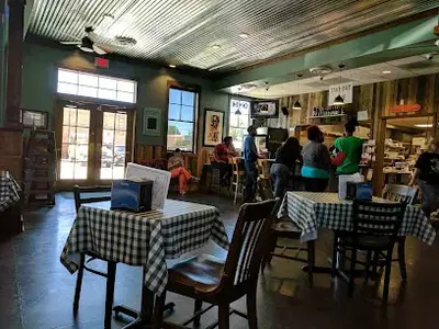 Gus's World Famous Fried Chicken