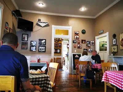 Gus's World Famous Fried Chicken