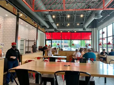 MOOYAH Burgers, Fries & Shakes