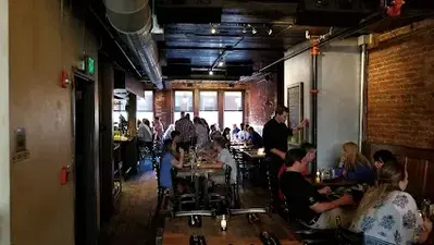 GRAY’S on Main