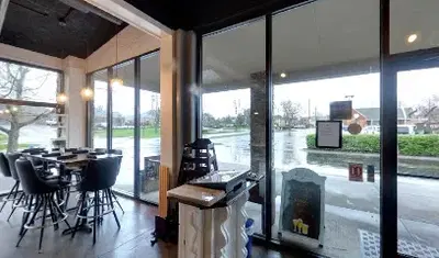 Quinn's Neighbourhood Pub and Eatery