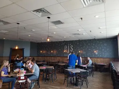 EJ's