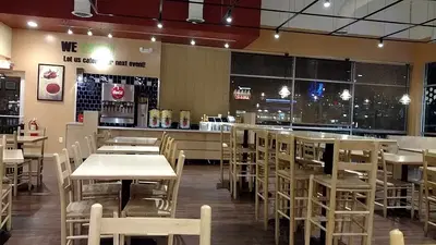 Salsarita's Fresh Mexican Grill