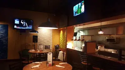 SkiMo's Restaurant and Bar