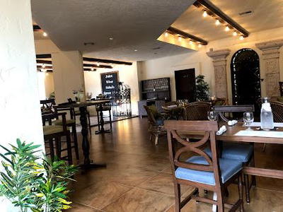2840 Restaurant & Bar