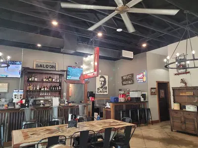Alma Smoke House Ennis