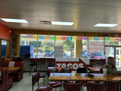 Los Hermanos Taquerías