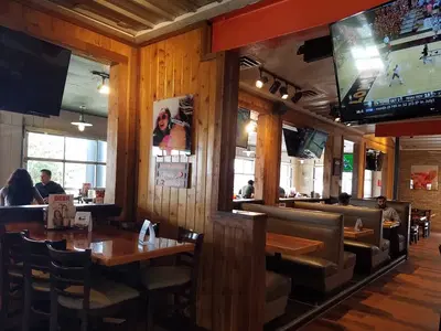 Hooters