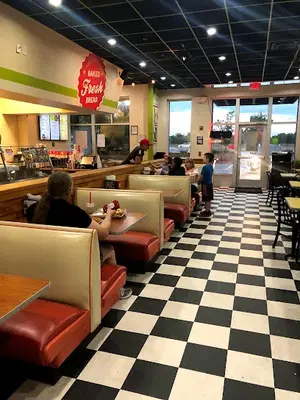 MOOYAH Burgers, Fries & Shakes