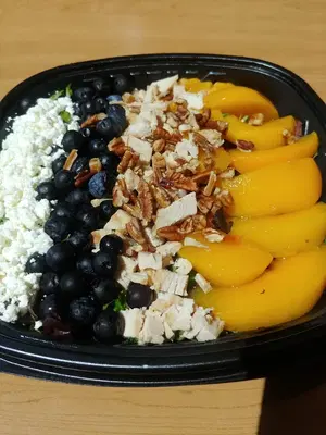 Rising Roll Gourmet Cafe'