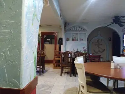 Lirios Restaurant