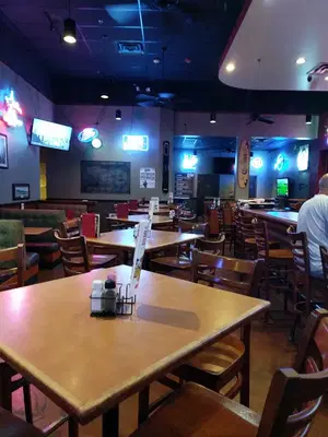 Boston's Restaurant & Sports Bar
