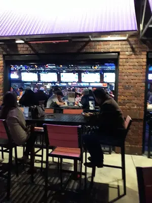 Bubba's 33