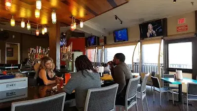 Hooters
