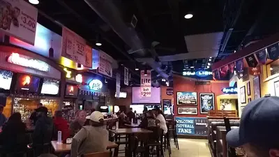 Boston's Restaurant & Sports Bar