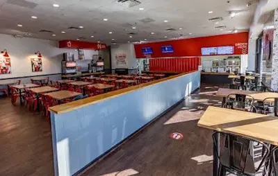 MOOYAH Burgers, Fries & Shakes