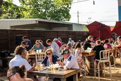 VAQUEROS TEXAS BAR-B-Q