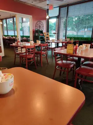 Le Peep Grill of Plano
