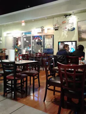 La Paleta Restaurant Y Pupuseria