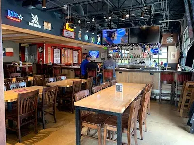 Old Chicago Pizza + Taproom