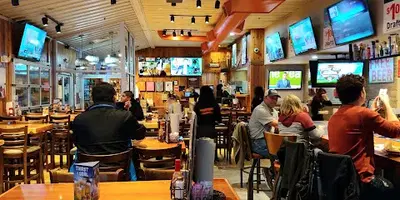 Hooters