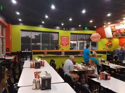 MOOYAH Burgers, Fries & Shakes