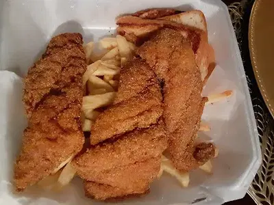 Ronnies Catfish & More (Lancaster)