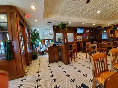 Mac's Bar & Grill