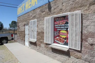 King's Mena Pizza