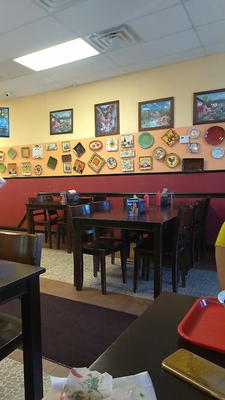 Tres Salsas Taqueria