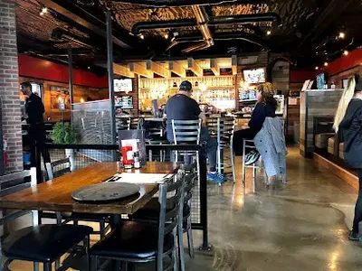 WINGERS Restaurant & Alehouse