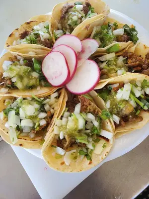 El JARIPEO TACOS (smith's parking)