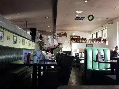 Shelly's Breakfast & Lunch