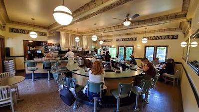Café At The Plaza