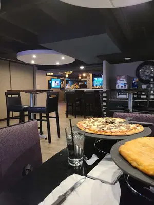 National Pizza Pub and Grille