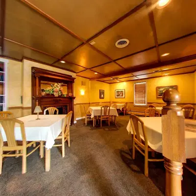 Otto's Restaurant & Bar