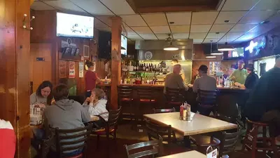 Oakcrest Tavern