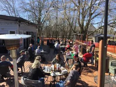Nettie's Irish Pub - NIP’S