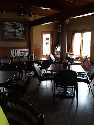 Licari's Bar & Grill