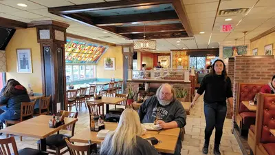 Mad Rooster Cafe