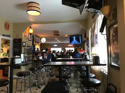 Lakeside Pub & Grill